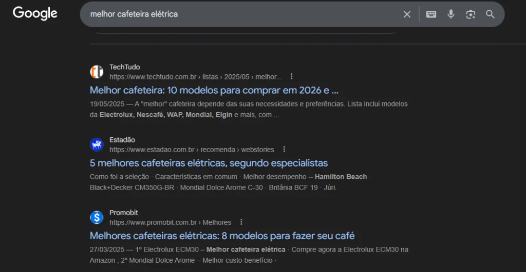 Imagem de uma pesquisa no Google sobre a melhor cafeteira elétrica, com resultados de modelos diferentes e opções de compra.